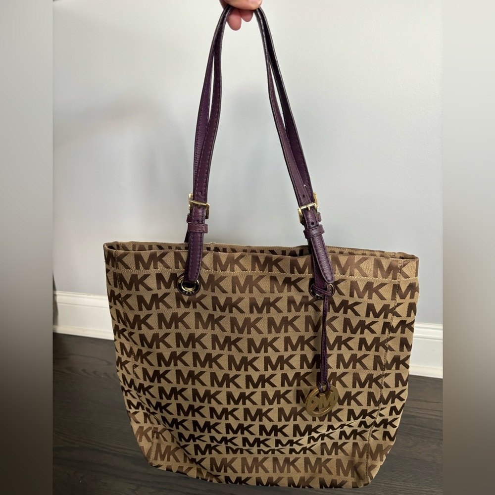 Michael Michael Kors Tan Patterned Shoulder Bag W… - image 3